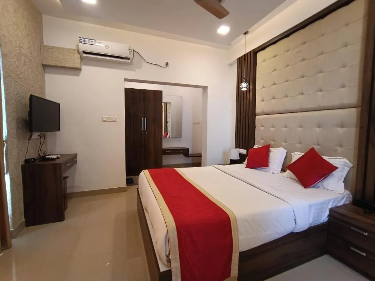 Sapphire Mansion Pool Villa Vagamon 0*,  India