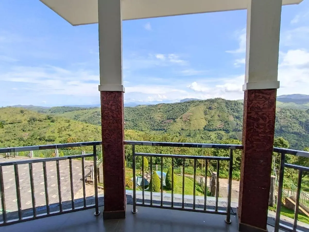 Sapphire Mansion Pool Villa Vagamon Bed & Breakfast